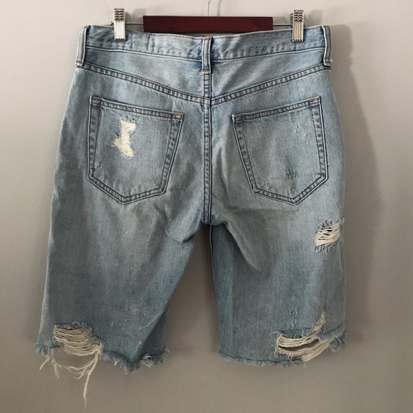 We The Free Women’s Blue Distressed Jean Shorts Size 26 - Picture 2 of 5
